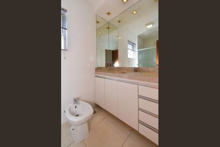 Apartamento à venda com 375m², 5 quartos e 2 vagasBanheiro Suite 2