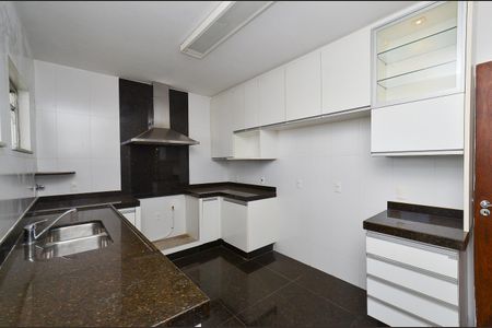 Apartamento à venda com 375m², 5 quartos e 2 vagasCozinha