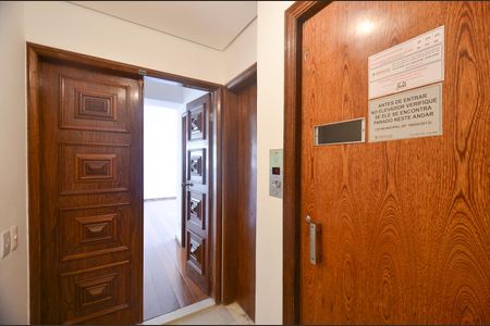 Apartamento à venda com 375m², 5 quartos e 2 vagasEntrada - Elevador