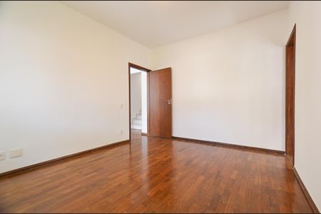 Apartamento à venda com 375m², 5 quartos e 2 vagasSuíte 1