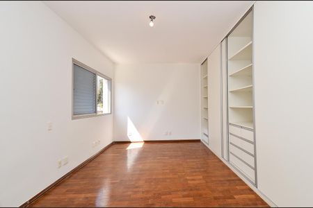 Apartamento à venda com 375m², 5 quartos e 2 vagasSuíte 2