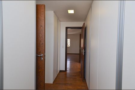 Apartamento à venda com 375m², 5 quartos e 2 vagasCloset Suite 3