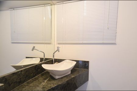 Apartamento à venda com 375m², 5 quartos e 2 vagasLavabo