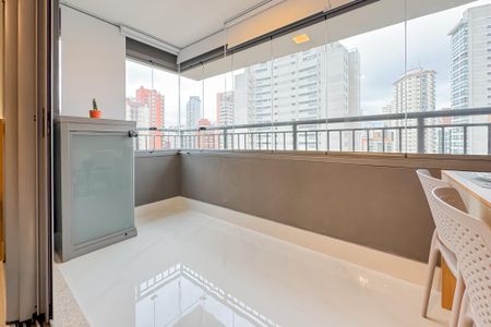 Studio à venda com 29m², 1 quarto e sem vaga Studio à venda com 29m², 1 quarto e sem vagaVaranda
