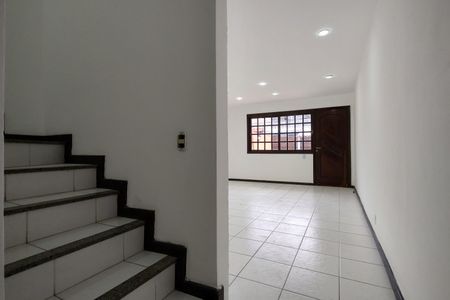 Sala de casa de condomínio à venda com 2 quartos, 120m² em Taquara, Rio de Janeiro