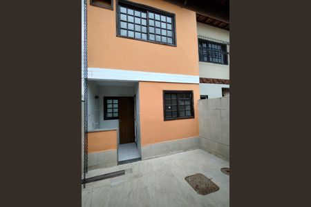 Casa de condomínio à venda com 120m², 2 quartos e 1 vagaFachada