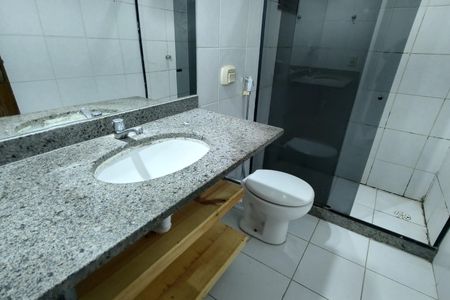 Casa de condomínio à venda com 120m², 2 quartos e 1 vaga Casa de condomínio à venda com 120m², 2 quartos e 1 vagaBanheiro da Suíte 2