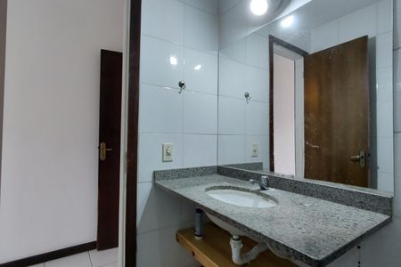 Casa de condomínio à venda com 120m², 2 quartos e 1 vaga Casa de condomínio à venda com 120m², 2 quartos e 1 vagaBanheiro da Suíte 2