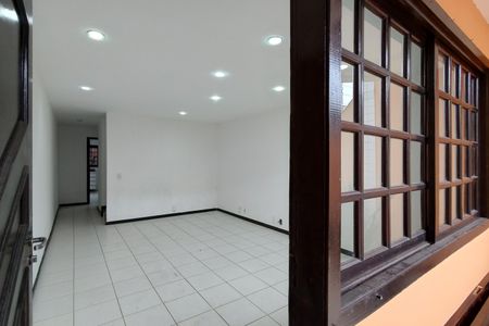 Casa de condomínio à venda com 120m², 2 quartos e 1 vaga Casa de condomínio à venda com 120m², 2 quartos e 1 vagaSala