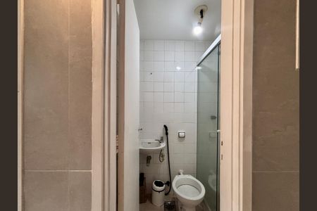 Apartamento à venda com 94m², 2 quartos e 1 vaga Apartamento à venda com 94m², 2 quartos e 1 vagaÁrea de serviço - banheiro
