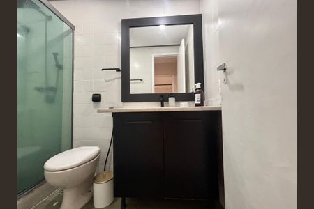 Apartamento à venda com 94m², 2 quartos e 1 vaga Apartamento à venda com 94m², 2 quartos e 1 vagaBanheiro social