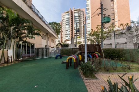 Apartamento à venda com 192m², 4 quartos e 4 vagasÁrea comum - Playground