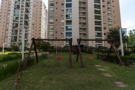 Apartamento à venda com 192m², 4 quartos e 4 vagasÁrea comum - Playground