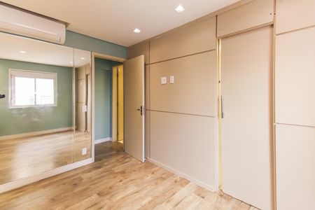 Apartamento à venda com 72m², 2 quartos e 2 vagas Apartamento à venda com 72m², 2 quartos e 2 vagasSuíte