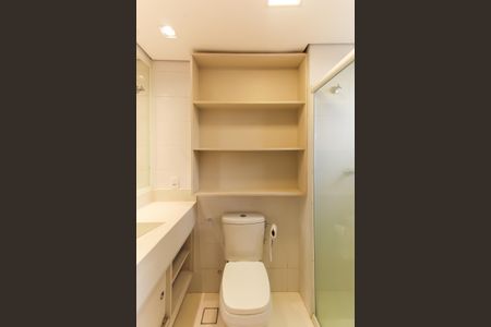 Apartamento à venda com 72m², 2 quartos e 2 vagas Apartamento à venda com 72m², 2 quartos e 2 vagasBanheiro da Suíte 1