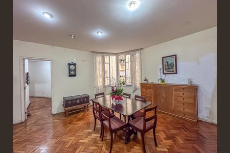 Apartamento à venda com 245m², 4 quartos e 1 vaga Apartamento à venda com 245m², 4 quartos e 1 vagaSala