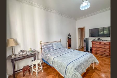 Apartamento à venda com 245m², 4 quartos e 1 vaga Apartamento à venda com 245m², 4 quartos e 1 vagaSuíte