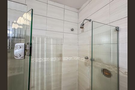 Apartamento à venda com 245m², 4 quartos e 1 vaga Apartamento à venda com 245m², 4 quartos e 1 vagaBanheiro da Suíte