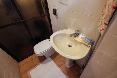 Apartamento à venda com 200m², 3 quartos e 3 vagas Apartamento à venda com 200m², 3 quartos e 3 vagasBanheiro de Serviço