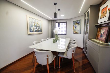 Apartamento à venda com 200m², 3 quartos e 3 vagas Apartamento à venda com 200m², 3 quartos e 3 vagasSala de Jantar