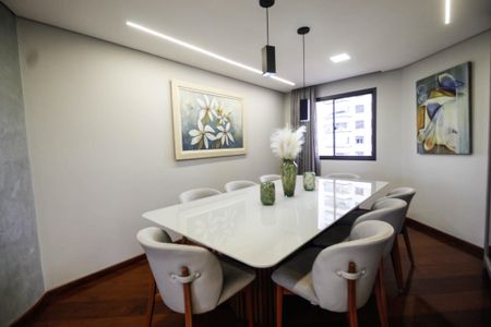 Apartamento à venda com 200m², 3 quartos e 3 vagas Apartamento à venda com 200m², 3 quartos e 3 vagasSala de Jantar