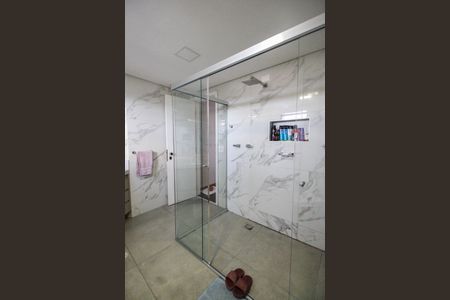 Apartamento à venda com 200m², 3 quartos e 3 vagas Apartamento à venda com 200m², 3 quartos e 3 vagasBanheiro da Suíte 3