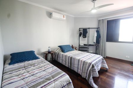 Apartamento à venda com 200m², 3 quartos e 3 vagas Apartamento à venda com 200m², 3 quartos e 3 vagasSuíte 1