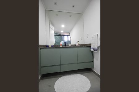 Apartamento à venda com 200m², 3 quartos e 3 vagas Apartamento à venda com 200m², 3 quartos e 3 vagasBanheiro da Suíte 2