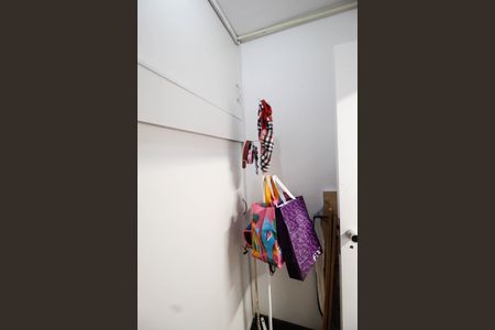 Apartamento à venda com 200m², 3 quartos e 3 vagas Apartamento à venda com 200m², 3 quartos e 3 vagasQuarto de Serviço