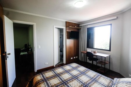 Apartamento à venda com 200m², 3 quartos e 3 vagas Apartamento à venda com 200m², 3 quartos e 3 vagasSuíte 2