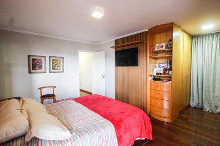 Apartamento à venda com 200m², 3 quartos e 3 vagas Apartamento à venda com 200m², 3 quartos e 3 vagasSuíte 3