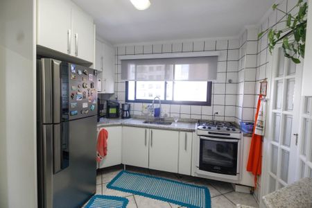 Apartamento à venda com 200m², 3 quartos e 3 vagas Apartamento à venda com 200m², 3 quartos e 3 vagasCozinha