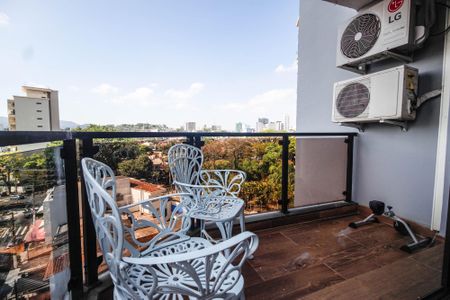 Apartamento à venda com 200m², 3 quartos e 3 vagas Apartamento à venda com 200m², 3 quartos e 3 vagasVaranda da Suíte 3