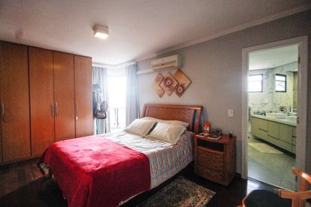 Apartamento à venda com 200m², 3 quartos e 3 vagas Apartamento à venda com 200m², 3 quartos e 3 vagasSuíte 3