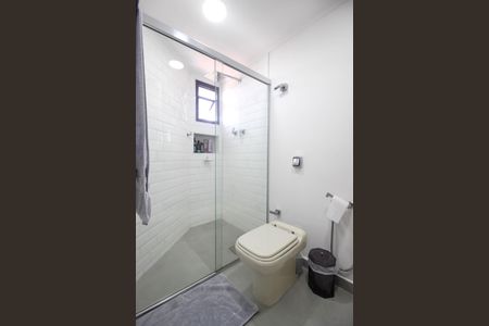 Apartamento à venda com 200m², 3 quartos e 3 vagas Apartamento à venda com 200m², 3 quartos e 3 vagasBanheiro da Suíte 1