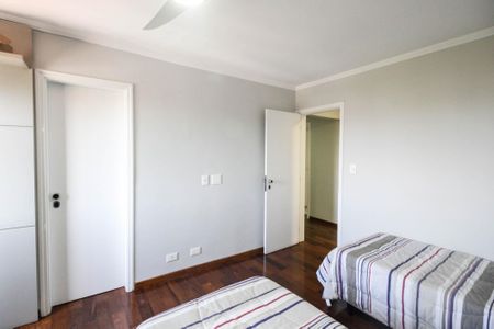 Apartamento à venda com 200m², 3 quartos e 3 vagas Apartamento à venda com 200m², 3 quartos e 3 vagasSuíte 1