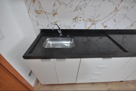 Cozinha de apartamento à venda com 1 quarto, 24m² em Vila Mazzei, São Paulo