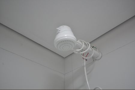 Banheiro de apartamento à venda com 1 quarto, 24m² em Vila Mazzei, São Paulo