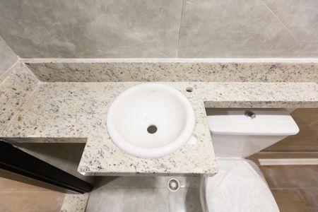 Casa à venda com 131m², 3 quartos e 2 vagas Casa à venda com 131m², 3 quartos e 2 vagasBanheiro da Suíte 2