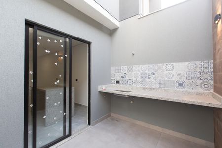 Casa à venda com 131m², 3 quartos e 2 vagas Casa à venda com 131m², 3 quartos e 2 vagasÁrea de Serviço