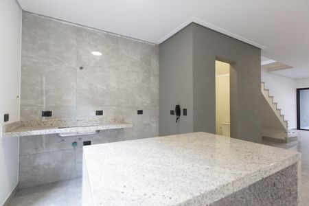 Casa à venda com 131m², 3 quartos e 2 vagas Casa à venda com 131m², 3 quartos e 2 vagasCozinha