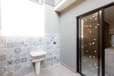 Casa à venda com 131m², 3 quartos e 2 vagas Casa à venda com 131m², 3 quartos e 2 vagasÁrea de Serviço