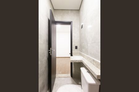 Casa à venda com 131m², 3 quartos e 2 vagas Casa à venda com 131m², 3 quartos e 2 vagasBanheiro da Suíte 2