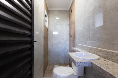 Casa à venda com 131m², 3 quartos e 2 vagas Casa à venda com 131m², 3 quartos e 2 vagasBanheiro Social