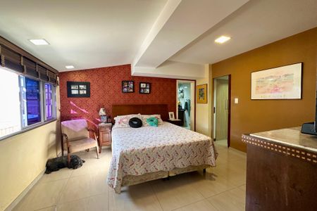 Apartamento à venda com 330m², 4 quartos e 3 vagas Apartamento à venda com 330m², 4 quartos e 3 vagasQuarto 5 - Suite