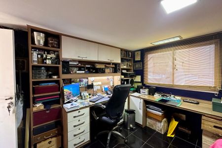 Apartamento à venda com 330m², 4 quartos e 3 vagas Apartamento à venda com 330m², 4 quartos e 3 vagasQuarto 4