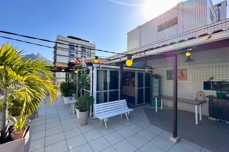 Apartamento à venda com 330m², 4 quartos e 3 vagas Apartamento à venda com 330m², 4 quartos e 3 vagasVaranda Sala