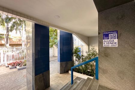 Apartamento à venda com 330m², 4 quartos e 3 vagas Apartamento à venda com 330m², 4 quartos e 3 vagasPlaquinha instalada