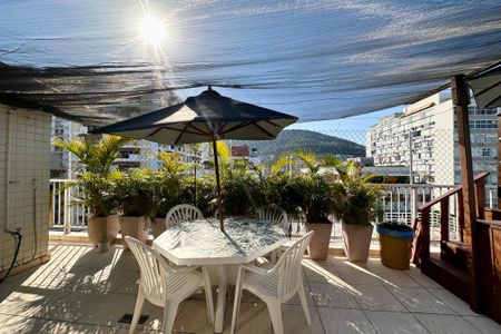 Apartamento à venda com 330m², 4 quartos e 3 vagas Apartamento à venda com 330m², 4 quartos e 3 vagasÁrea comum