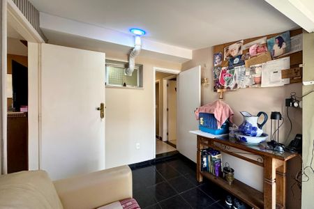 Apartamento à venda com 330m², 4 quartos e 3 vagas Apartamento à venda com 330m², 4 quartos e 3 vagasSala 2